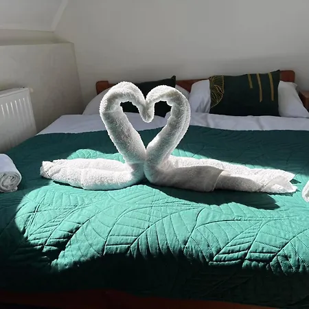 Zoeldfa Panzio Bed & Breakfast