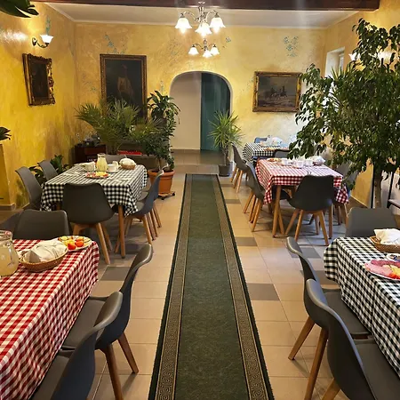 Bed & Breakfast Zoeldfa Panzio Miskolc