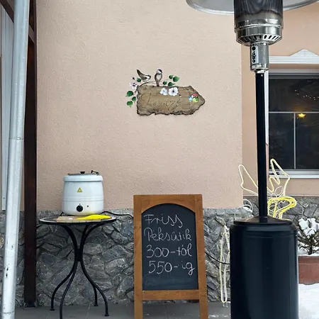 Zoeldfa Panzio
