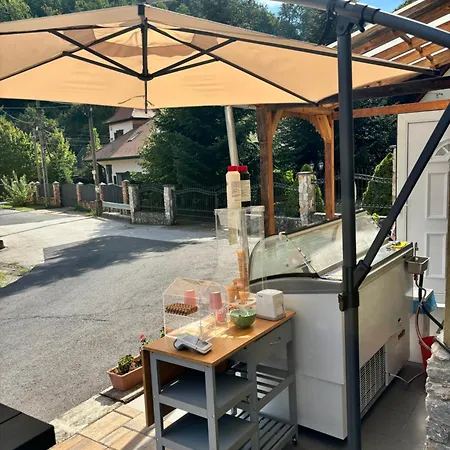 Zoeldfa Panzio Bed & Breakfast