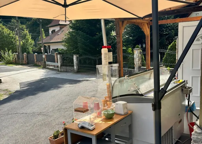 Zoeldfa Panzio Bed & Breakfast